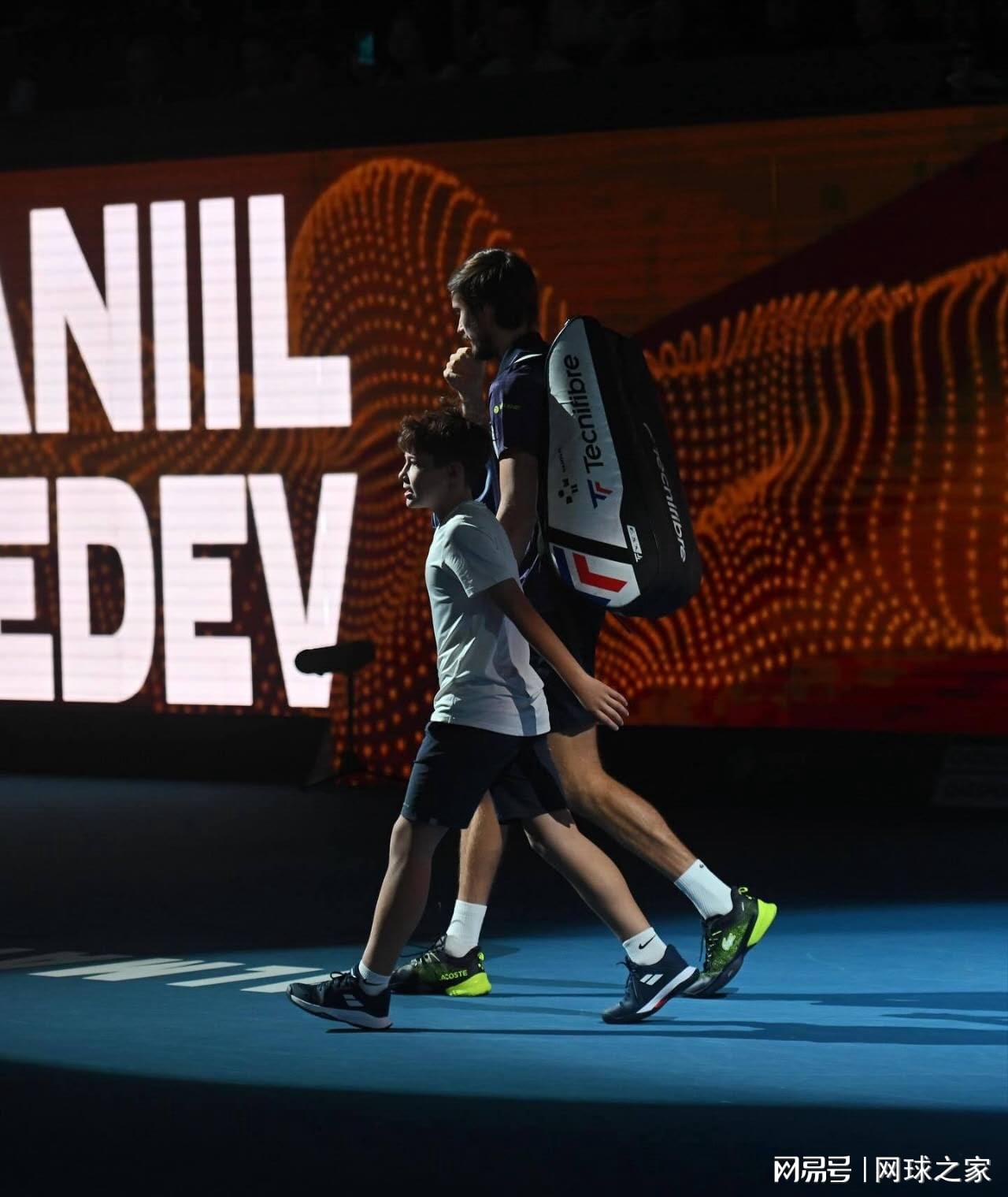 再加上我几, 仅让梅德韦, 只需突破心